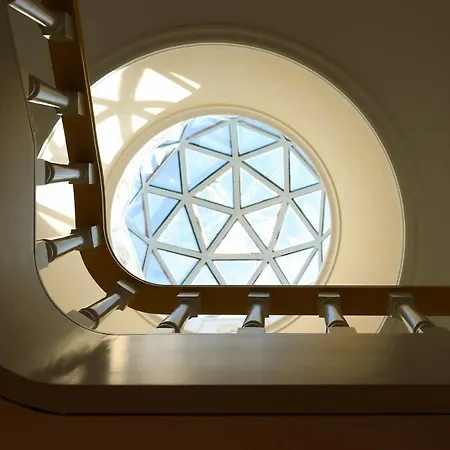 Invicta Ii Apartment